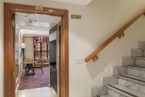 Experience Unmatched Comfort at Makkah Towers